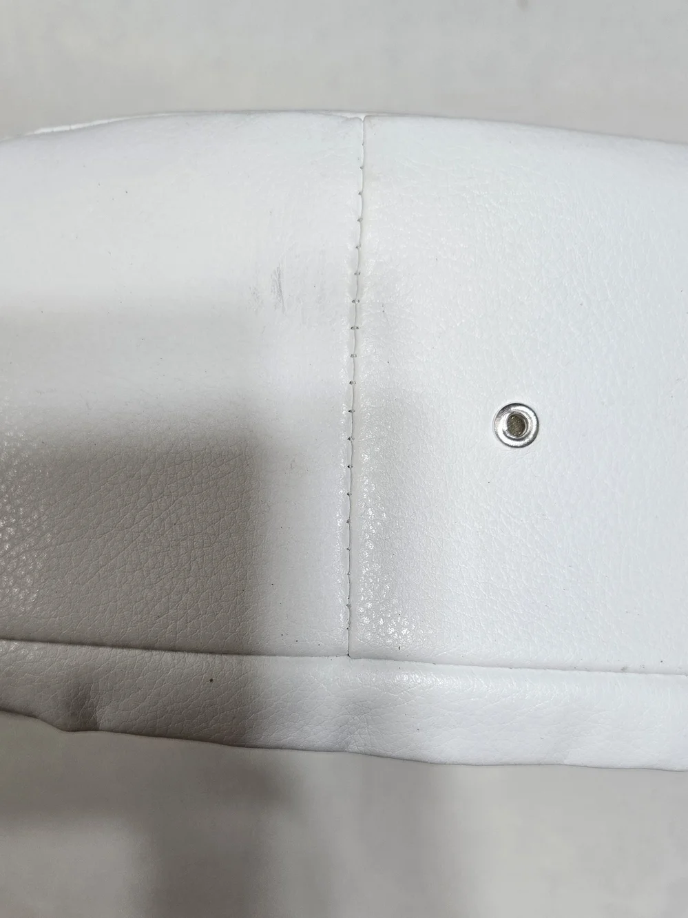 The Unbranded Brand inch white